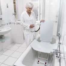 Invacare Orca Bathlifter